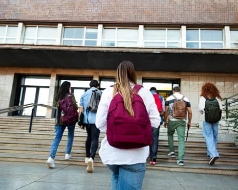 As Teen Boys Shift Toward Conservatism, the Rise of the 'New Chill Girl' Trend Becomes Visible