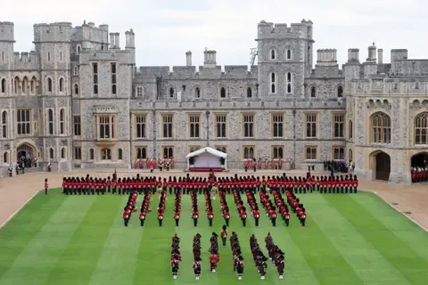 Visual Highlights: The Trumps Meet Royals